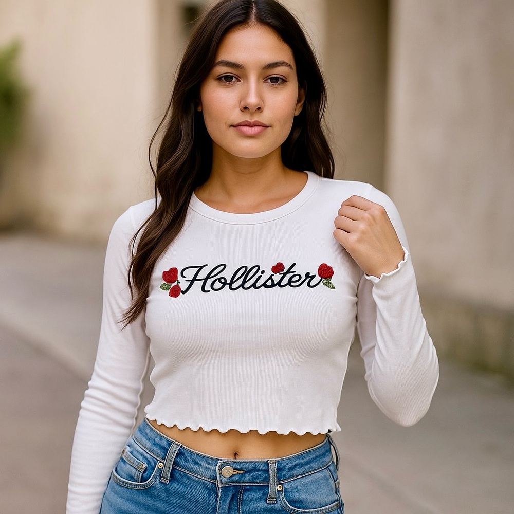Hollister XS White Ribbed Long Sleeve Embroidered Rose Logo‎ Top